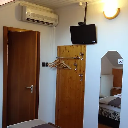 Konukevi Bai Panzio 3*